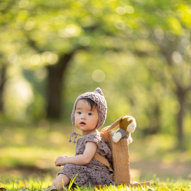 @studio_carpediem_kashiwa ◀︎その他の投稿は

外の光と緑に包まれて
いつもの家族の時間を切り取りました🌿

特別なポーズじゃなくても
並んで歩く姿やふとした仕草、笑顔が
今の「家族らしさ」☺️

何年後かに見返した時
この日の空気まで思い出せますように📷✨

✼••┈┈••✼••┈┈••✼••┈┈••✼••┈┈••✼

お問い合わせは公式LINEより
▶︎ @studio_carpediem_kashiwa 
プロフィールURLからご登録いただけます

✼••┈┈••✼••┈┈••✼••┈┈••✼••┈┈••✼

#ロケーションフォト #ファミリーフォトスタジオ 
#柏駅近フォトスタジオ #一軒家スタジオ #柏ママ #スタジオ撮影 #柏駅近カメラマン
 #studiocarpediem