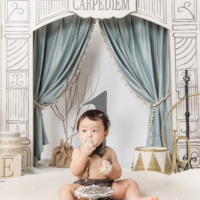 1歳の今だけの、特別な時間🌿

はじめてのケーキ

はじめての「ぐちゃぐちゃ」

はじめての、とびきりの笑顔。

スマッシュケーキ撮影は
成長の記念にとても人気です🎂

汚しても、泣いても、全部が思い出。

2月のご予約空きがございます☺️
お気軽にお問合せください✨

✼••┈┈••✼••┈┈••✼••┈┈••✼••┈┈••✼

お問い合わせは公式LINEより
▶︎ @studio_carpediem_kashiwa 
プロフィールURLからご登録いただけます

✼••┈┈••✼••┈┈••✼••┈┈••✼••┈┈••✼

 #studiocarpediem

#スマッシュケーキ
#スマッシュケーキ撮影
#1歳バースデー
#1歳誕生日
#ベビーフォト
#バースデーフォト
#柏フォトスタジオ
#archdays